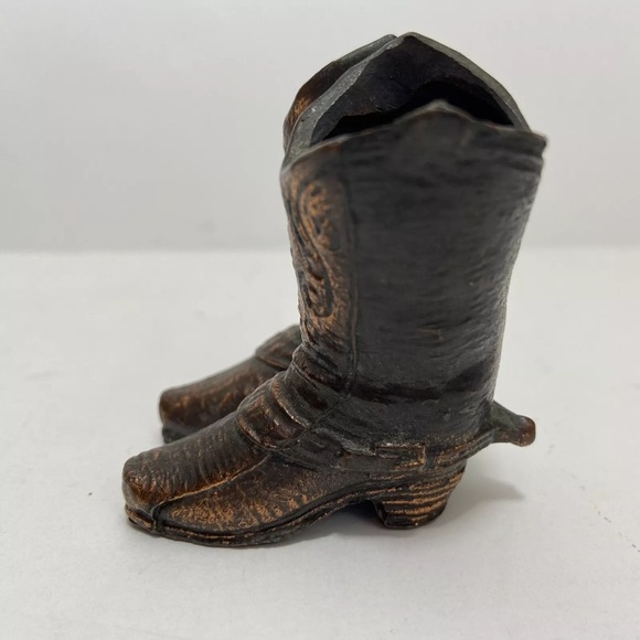 VTG Horse Saddle Salt & Pepper Shakers Cowboy Boots Toothpick Holder Metal Japan - Picture 9 of 12